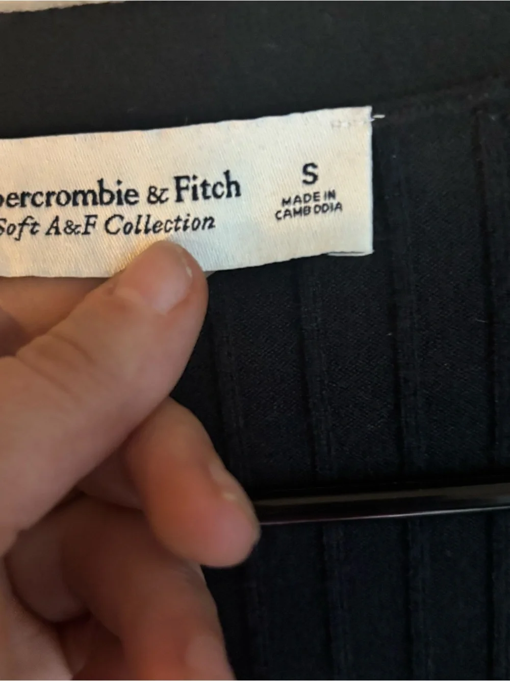Abercrombie Black Ribbed Cropped Cardigan Soft A&F Small - Picture 3 of 6